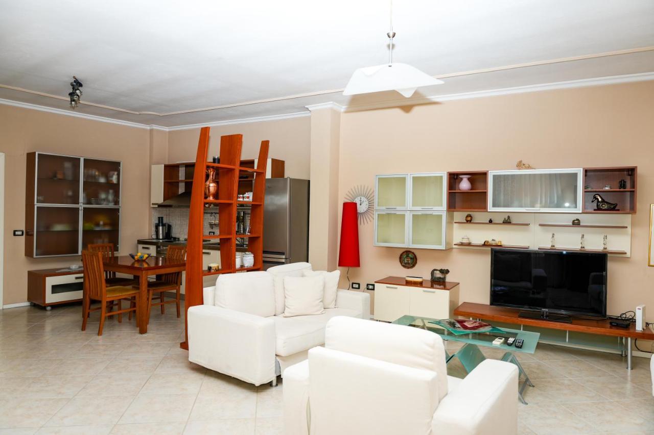 Luxury In The Center Of ! Apartment